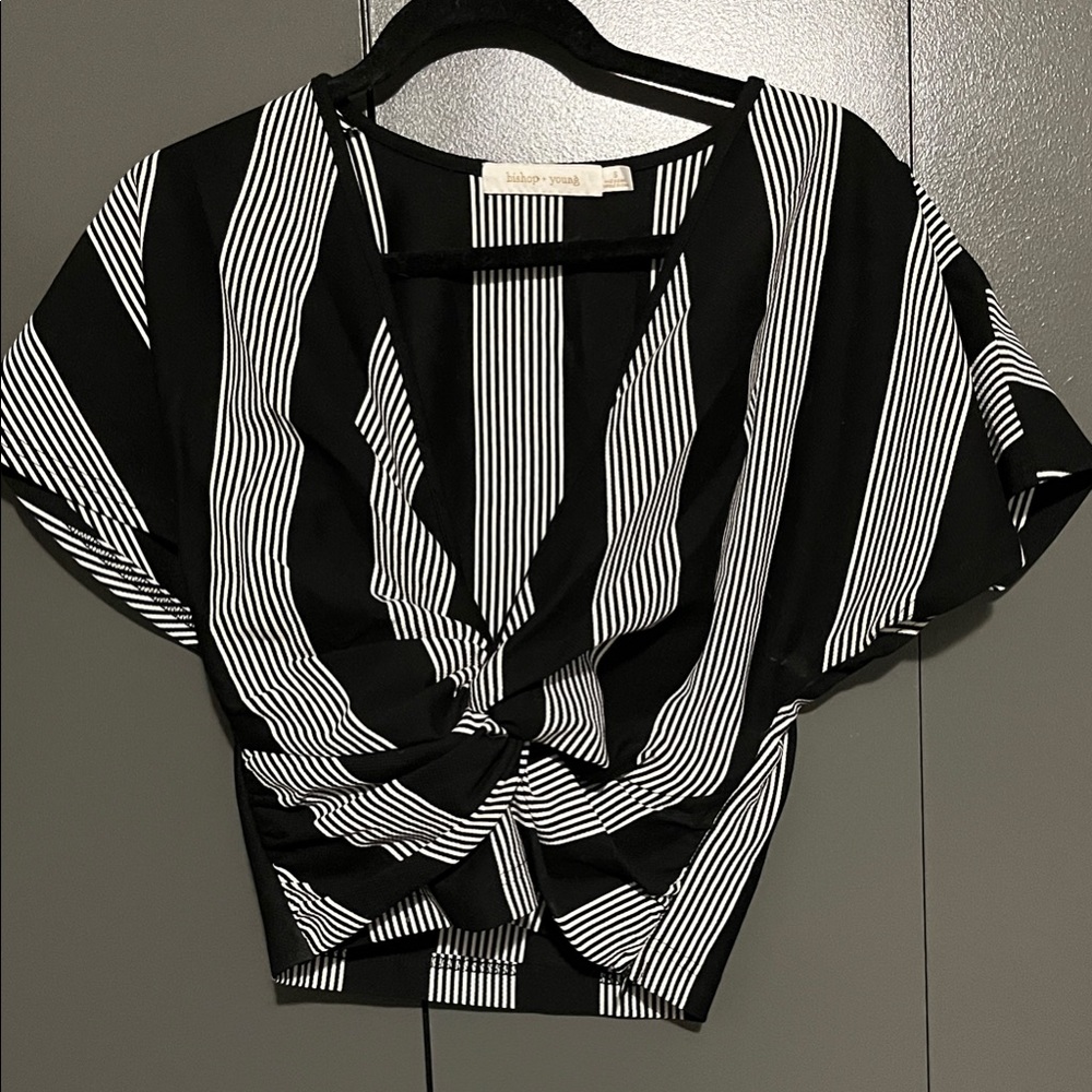 Anthropologie Twist front cropped blouse